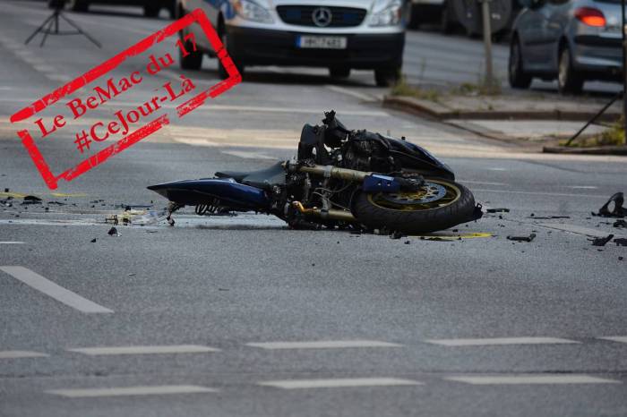 Accident de la route à moto (Crédit : FsHH )